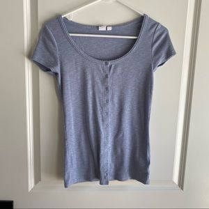 Gap fitted tee